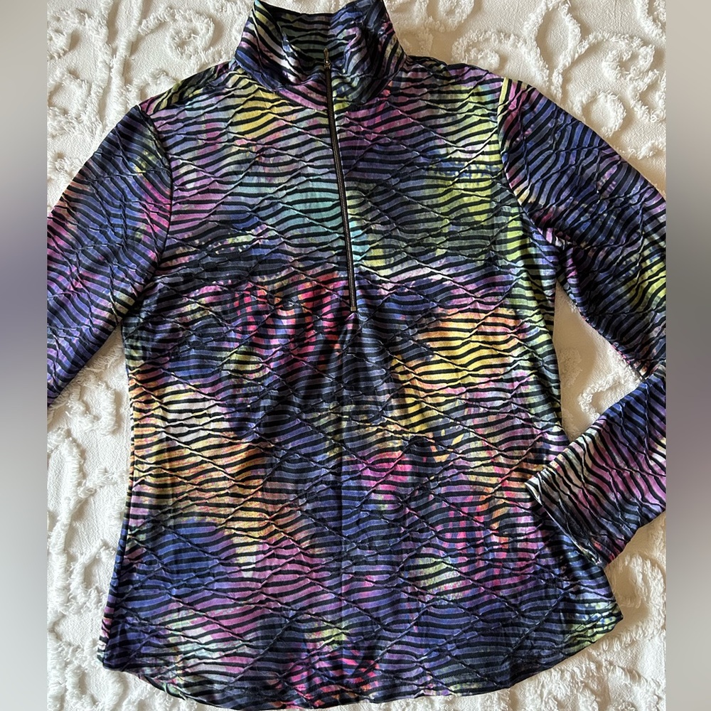 Sno Skins long sleeve, 3/4 zip pullover, multi color, size M